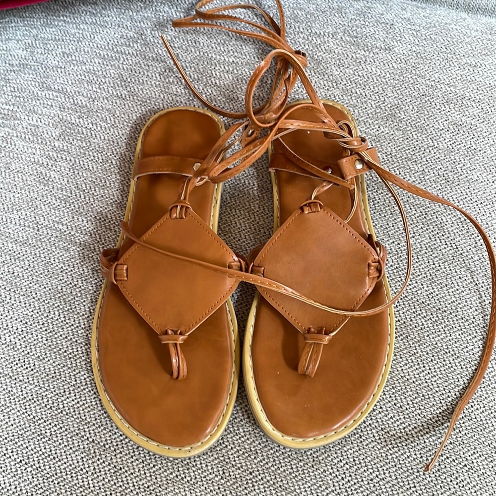 NWOT Ankle lace up sandals , size 7.5